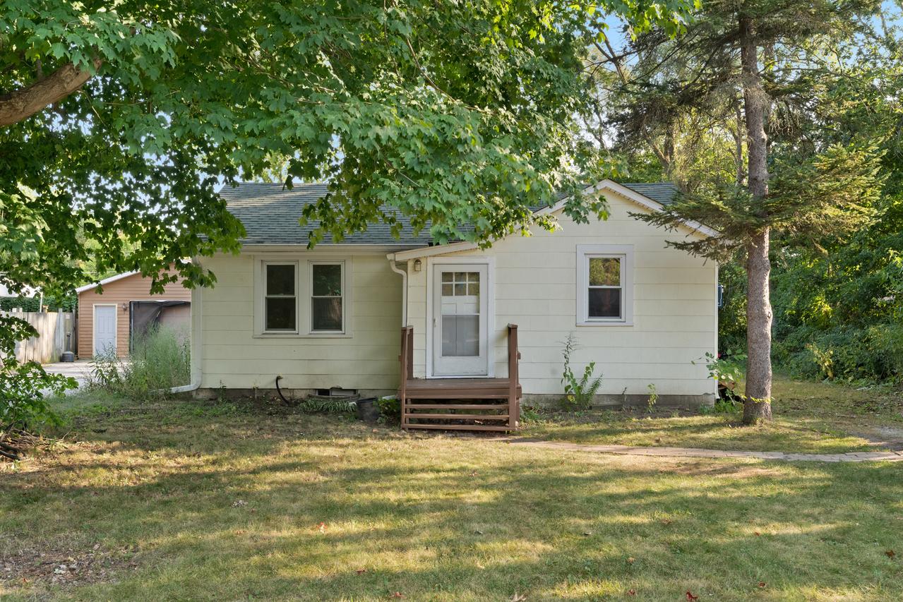 1611 19th St., Zion, IL 60099