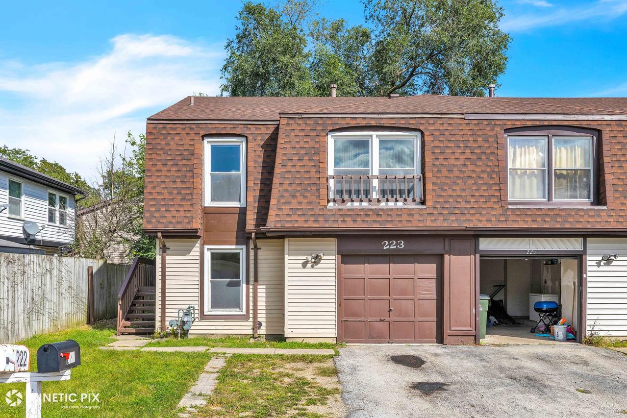 223 Hywood Ln., Bolingbrook, IL 60440
