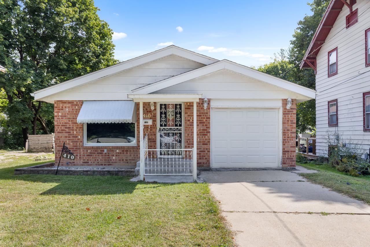 410 Foster Ave., Rockford, IL 61102