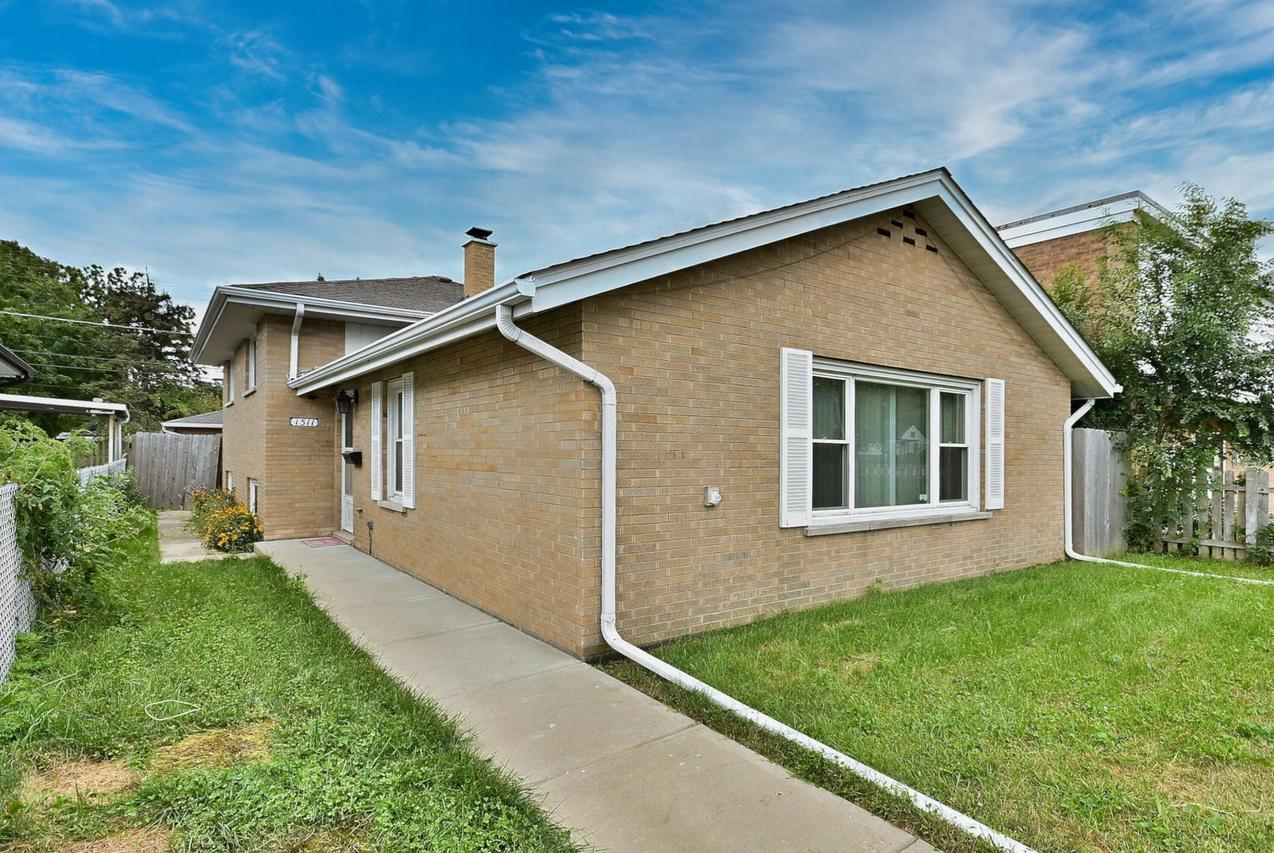 1511 14th St., North Chicago, IL 60064