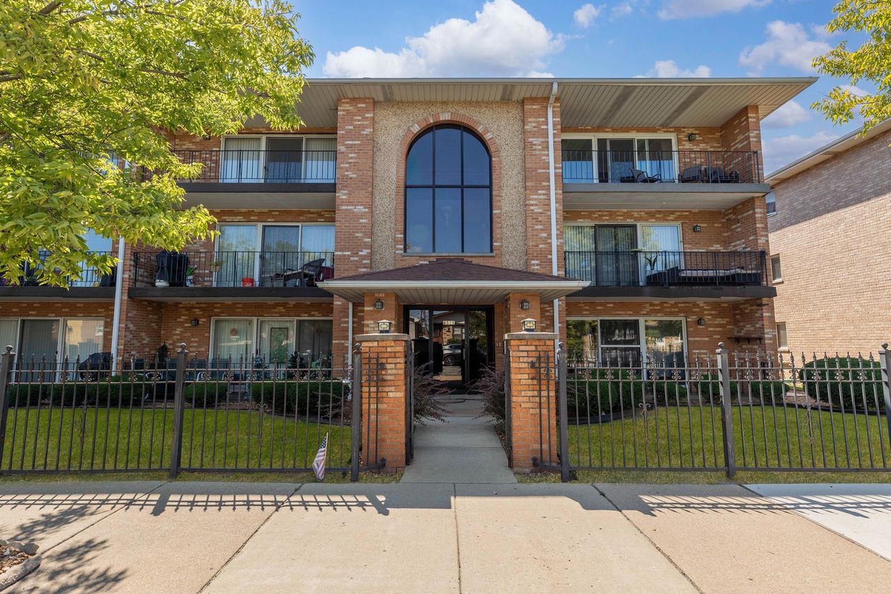 6515 W 63rd St. #1B, Chicago, IL 60638
