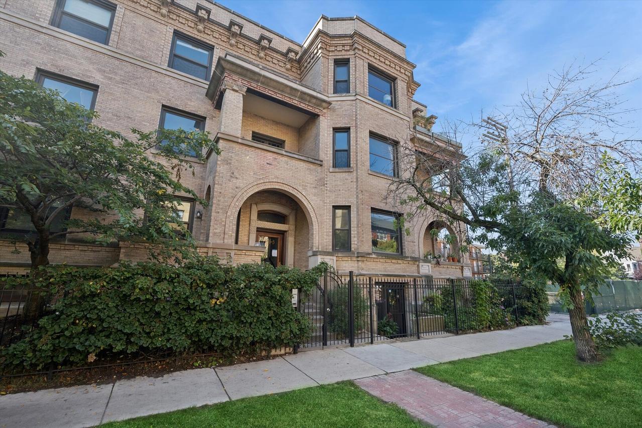 1353 W Wilson Ave. #2, Chicago, IL 60640