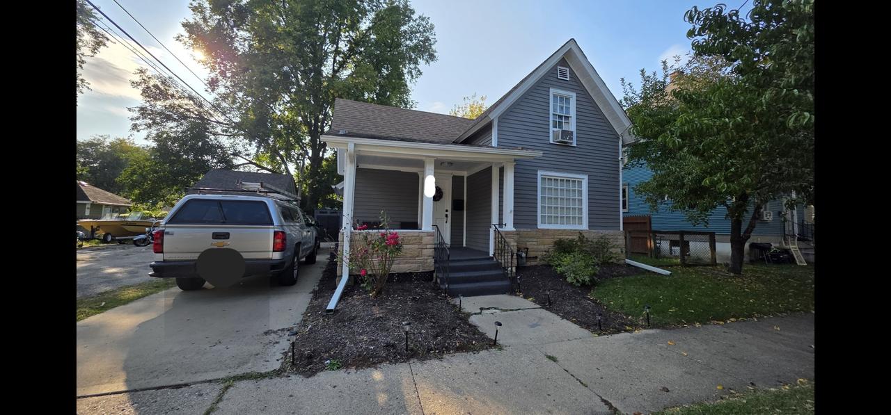310 N Chestnut St., Aurora, IL 60506