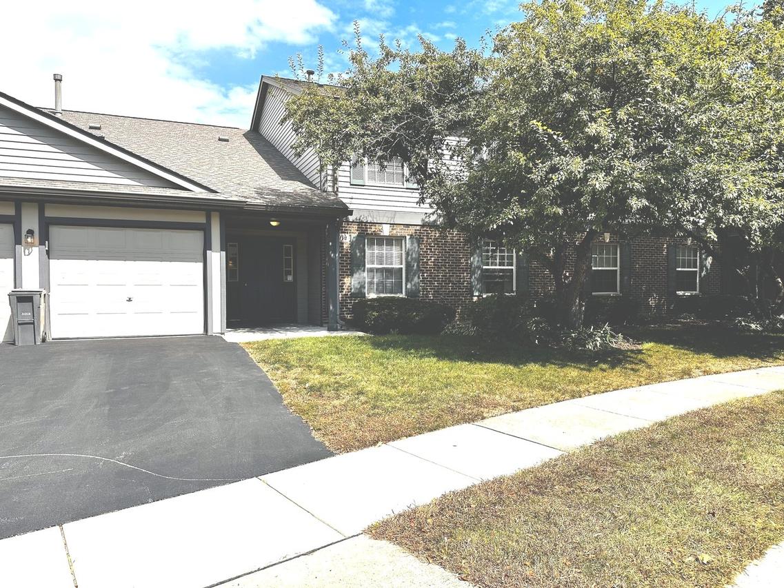 1104 Yorkshire Ct. #Unit-B, Elgin, IL 60120