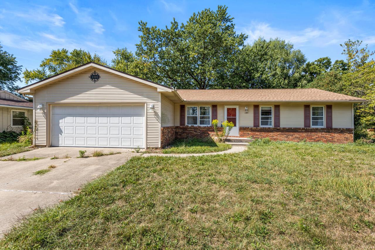 2305 E Shurts Cir., Urbana, IL 61801