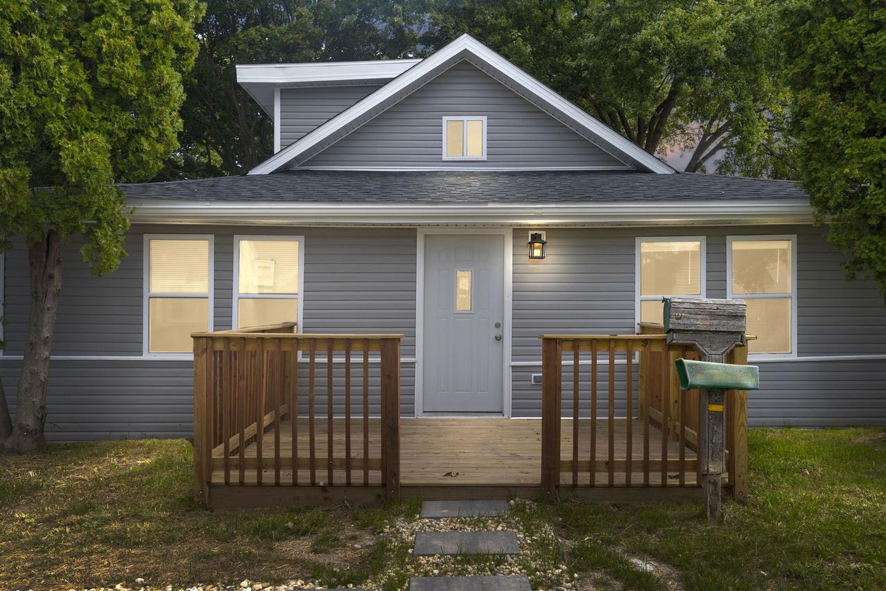 42425 N Park Ln., Antioch, IL 60002