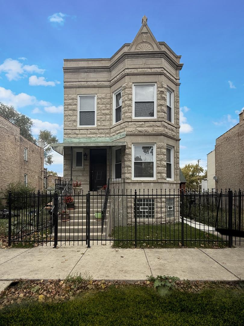 4032 W Wilcox St., Chicago, IL 60624