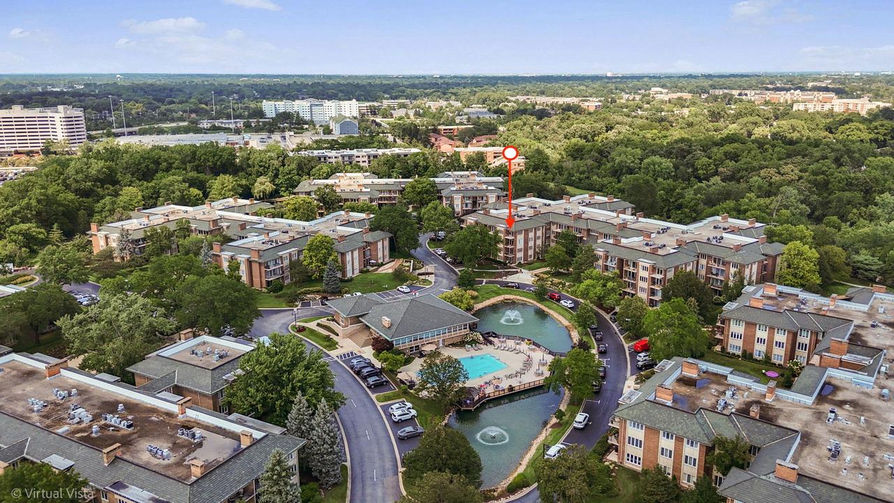 5 Oak Brook Club Dr. #P3N, Oak Brook, IL 60523