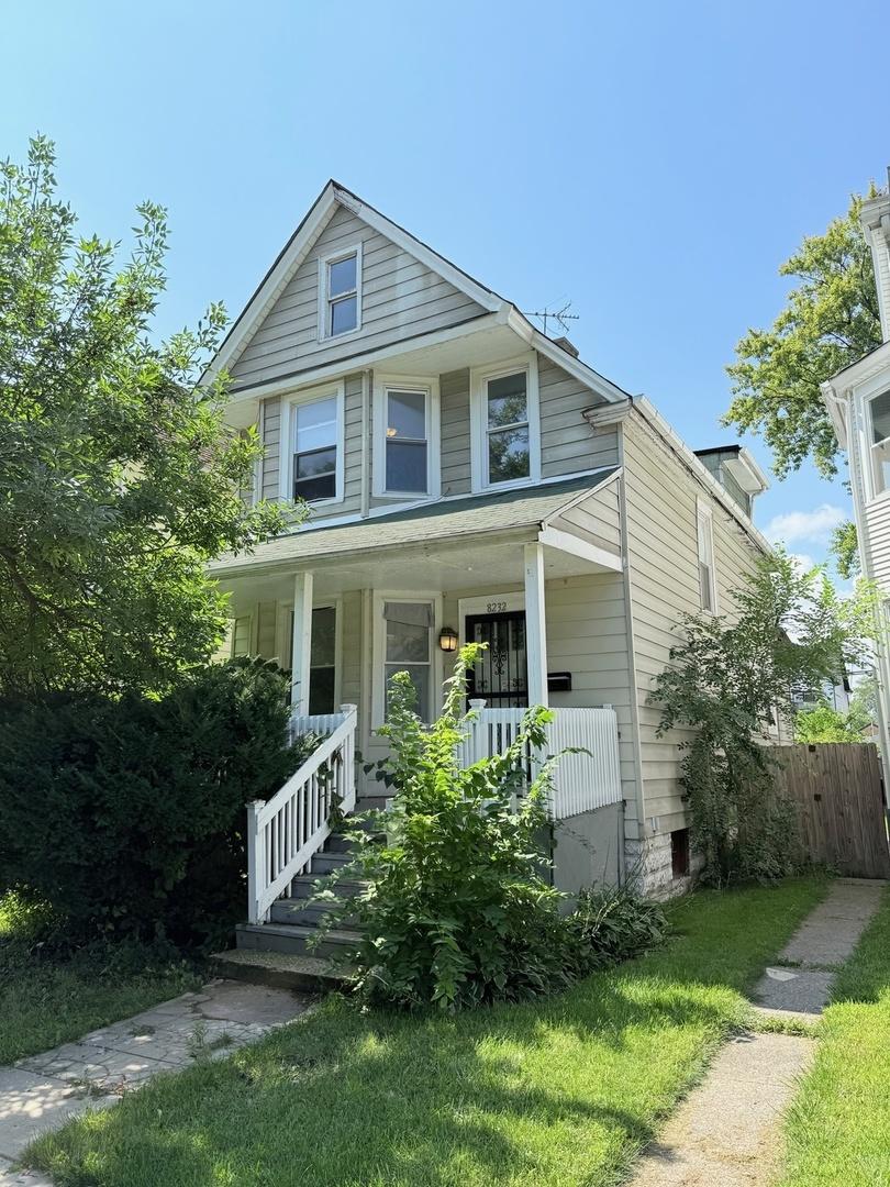 8232 S East End Ave., Chicago, IL 60617