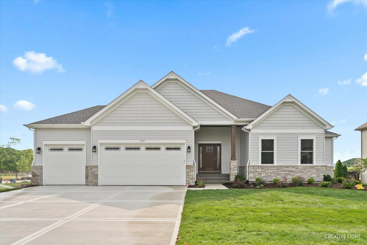 482 Deerfield Dr., Oswego, IL 60543