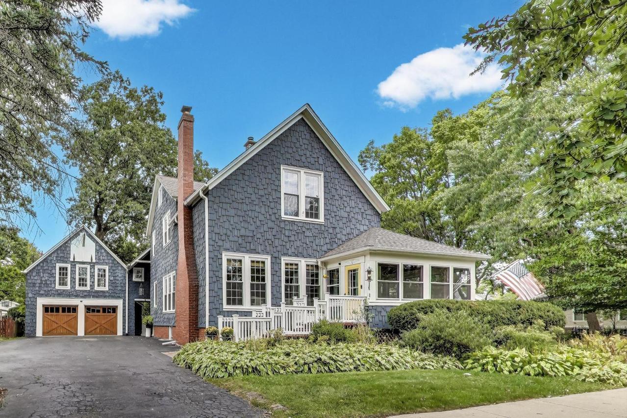 1606 Forest Ave., Wilmette, IL 60091