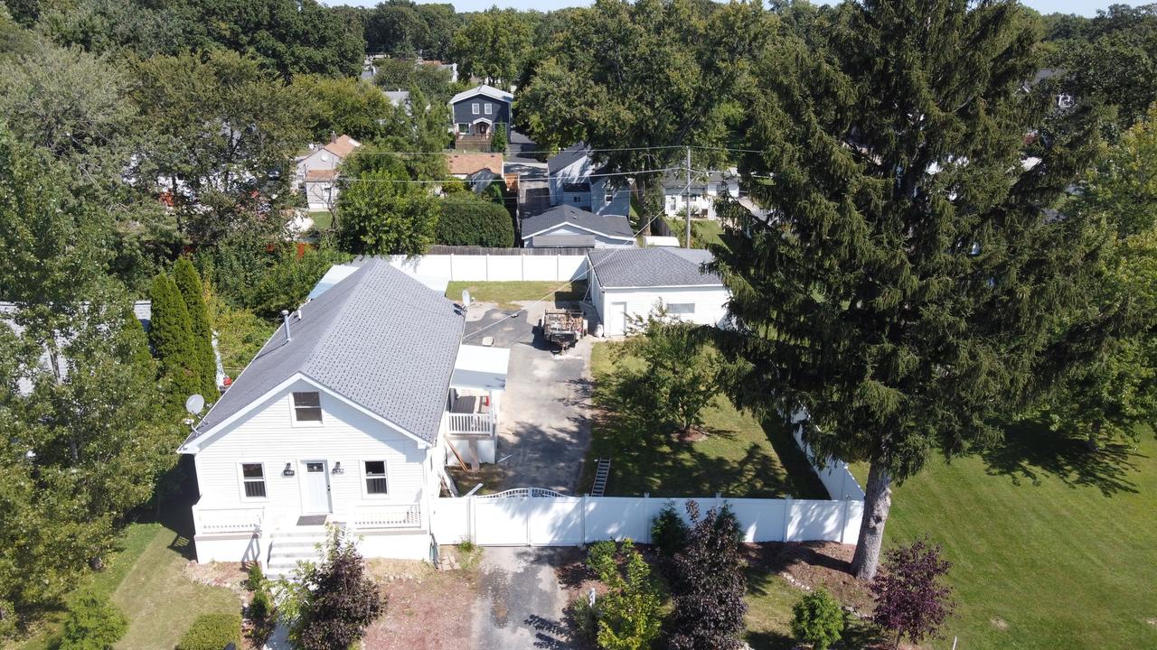 532 Cayuga St., Joliet, IL 60432