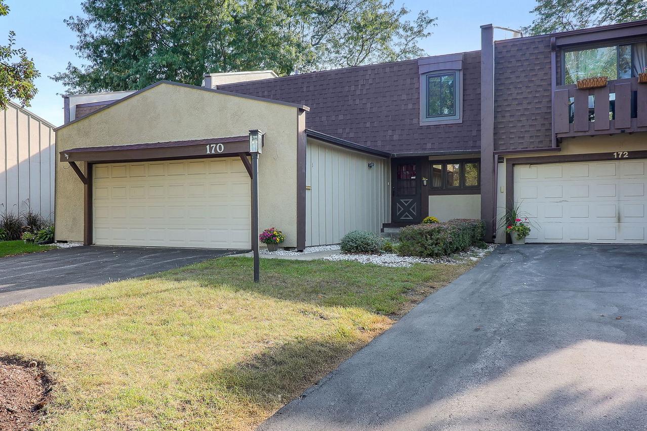 170 Cascade Dr., Indian Head Park, IL 60525