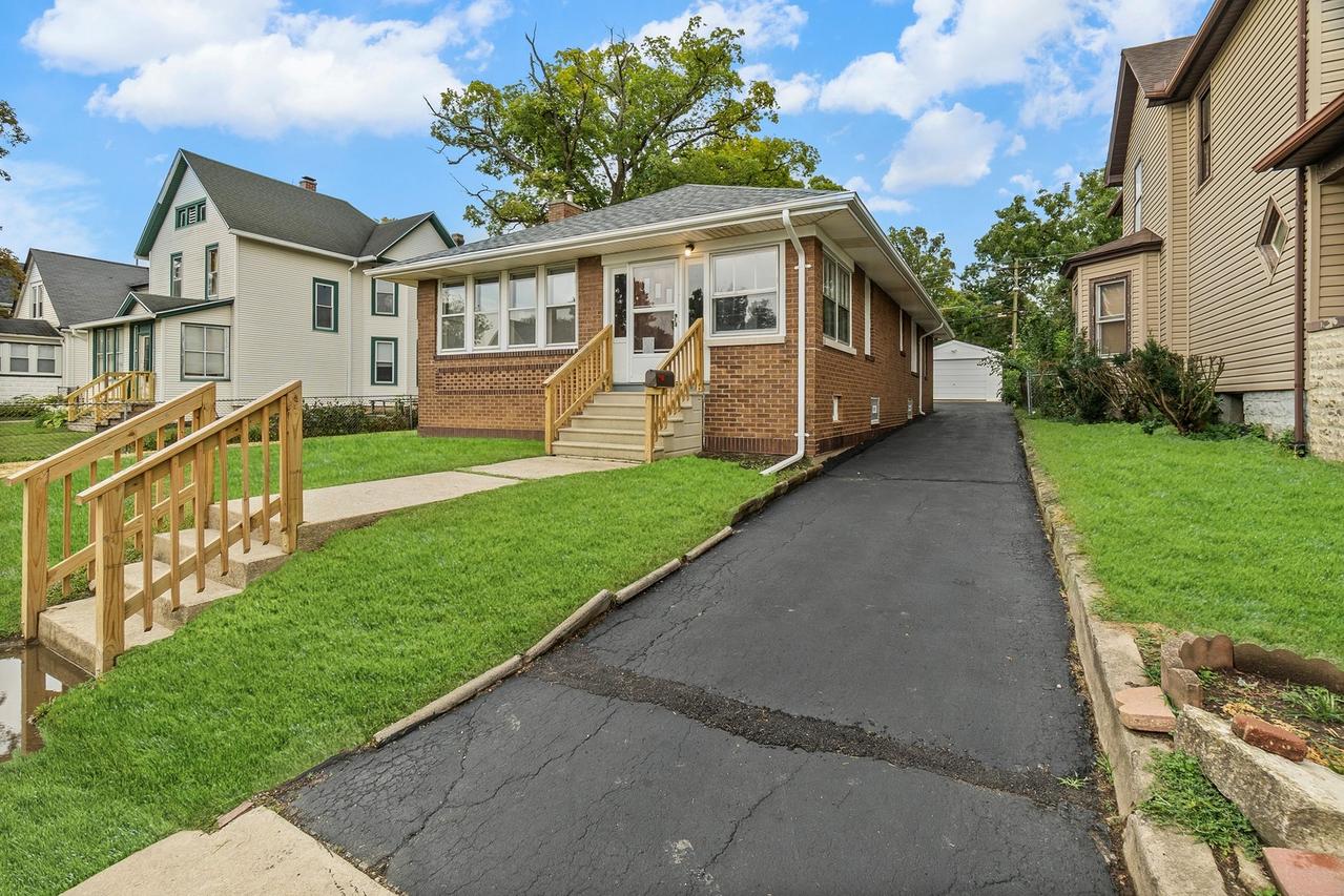 1106 Sterling Ave., Joliet, IL 60432