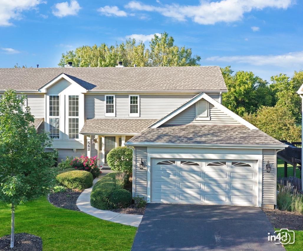 562 Tewksbury Cir., Oswego, IL 60543
