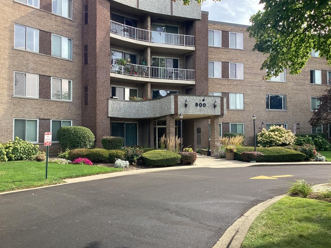 900 E Wilmette Rd. #211, Palatine, IL 60074