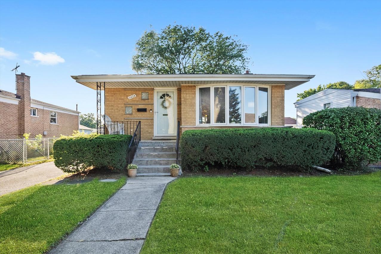 11624 S Tripp Ave., Alsip, IL 60803