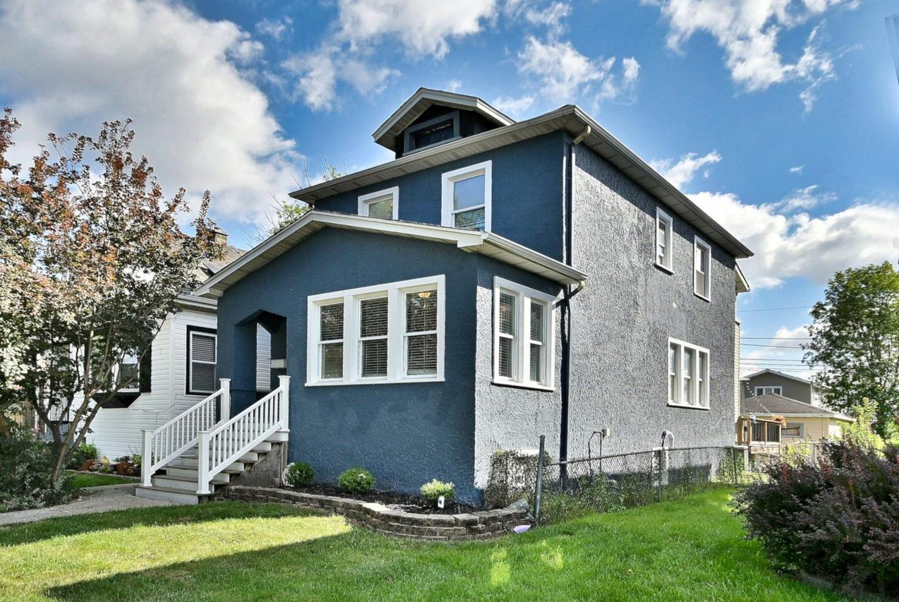1429 Gunderson Ave., Berwyn, IL 60402
