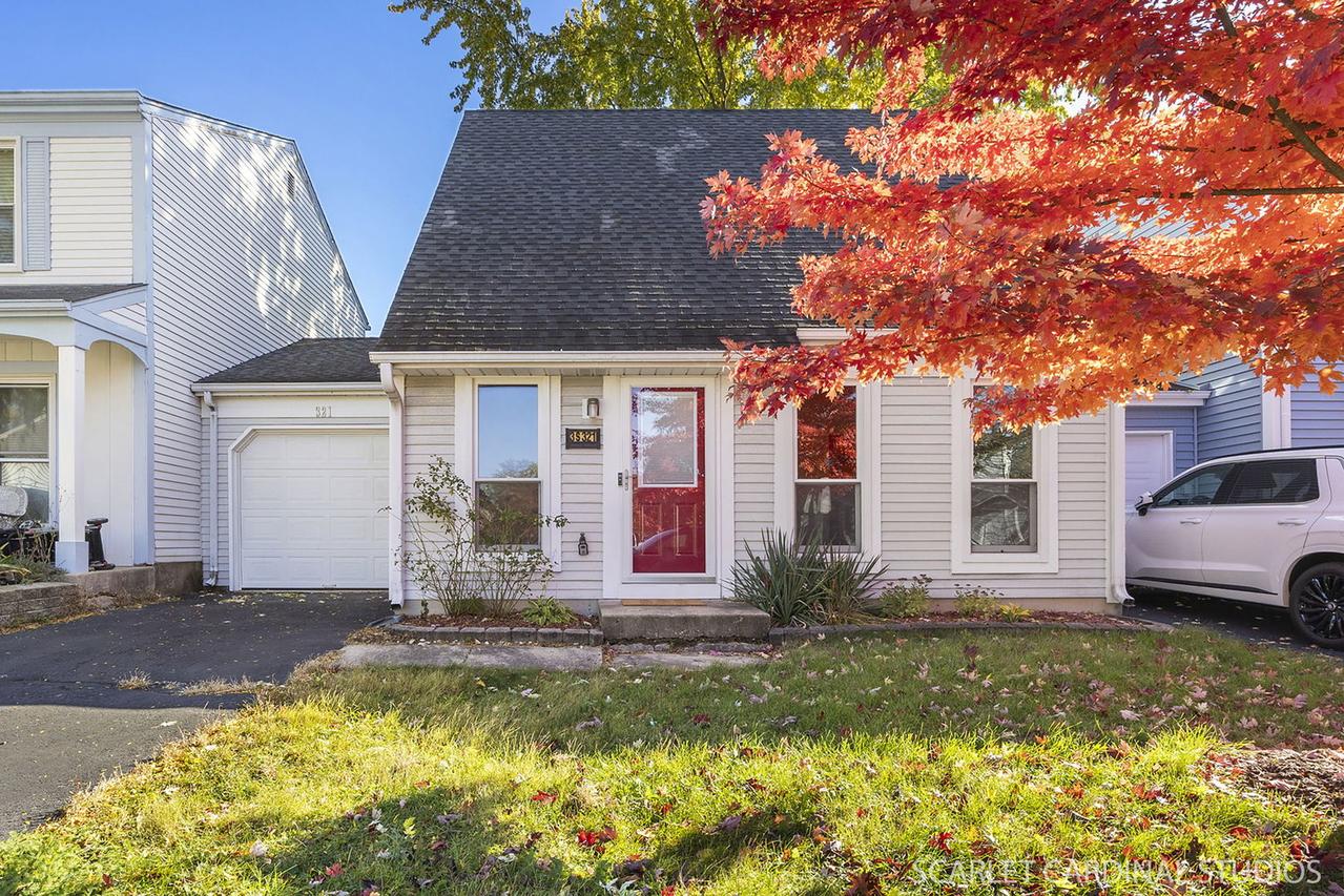 3S321 Blackthorn Ln., Warrenville, IL 60555