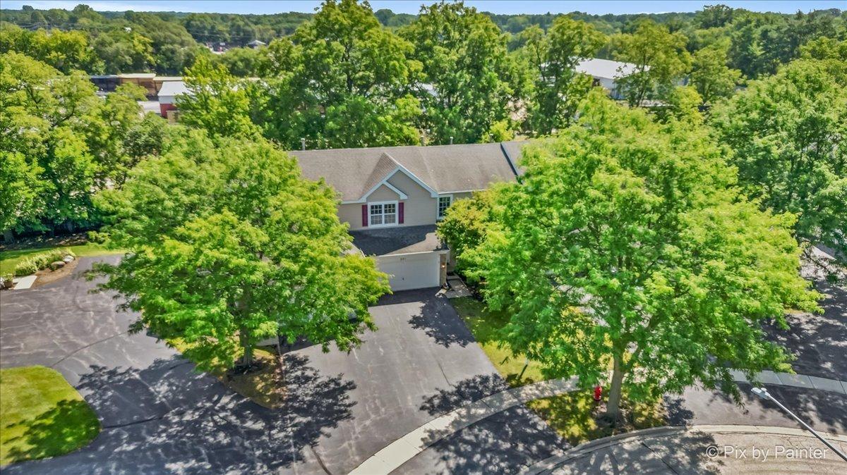 221 Mistwood Ln., Crystal Lake, IL 60014
