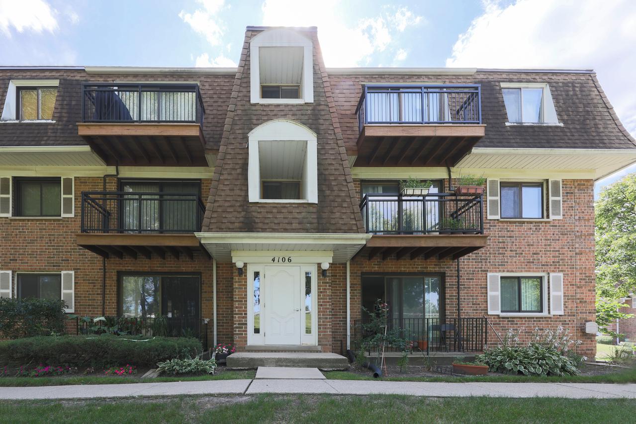 4106 Cove Ln. #A, Glenview, IL 60025