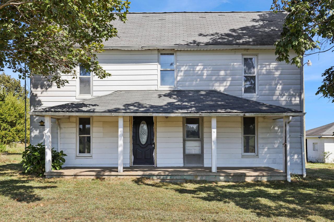 11298 Paulton Rd., Pittsburg, IL 62974
