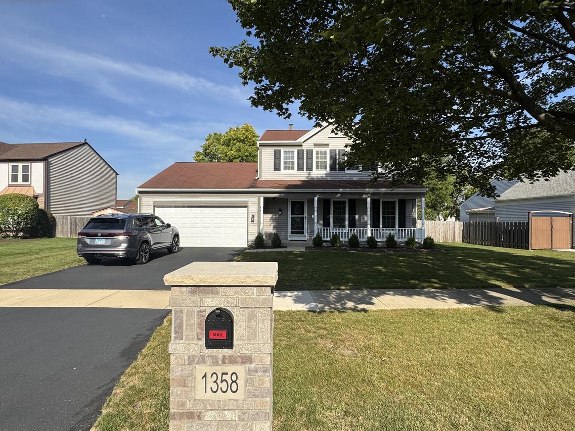 1358 Woodlake Dr., Carol Stream, IL 60188