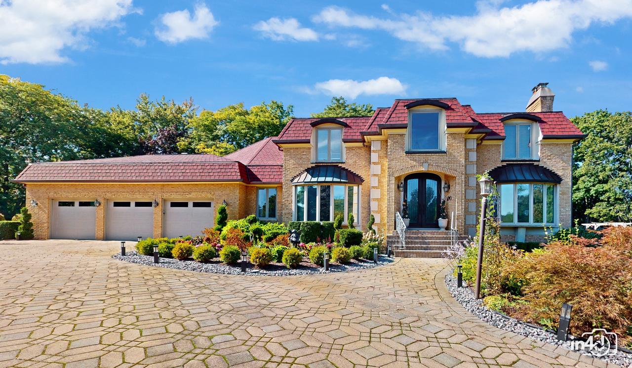 590 Windsor Cir., Inverness, IL 60067