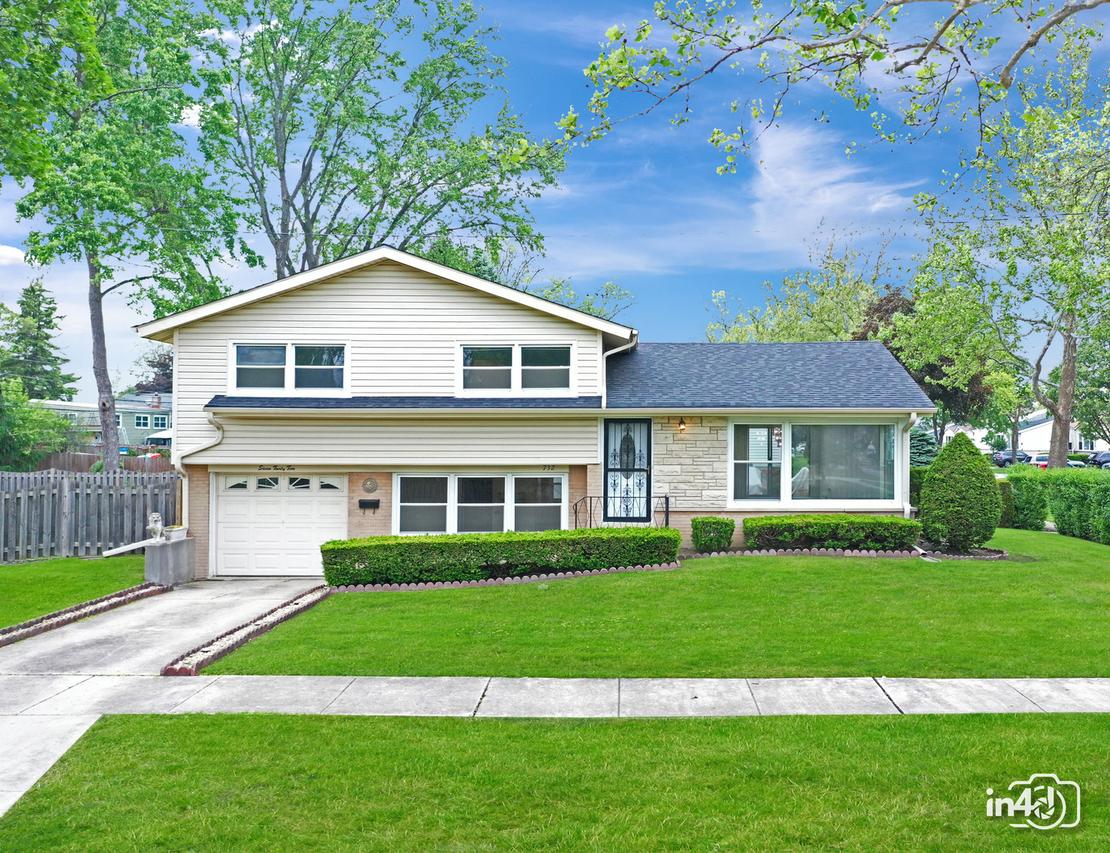 732 Luau Dr., Des Plaines, IL 60016