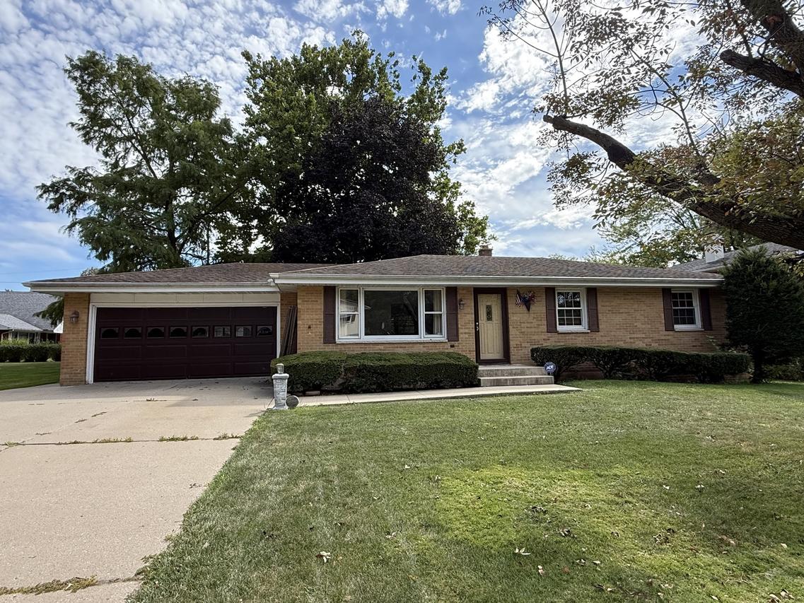 1029 W 4th St., Spring Valley, IL 61362