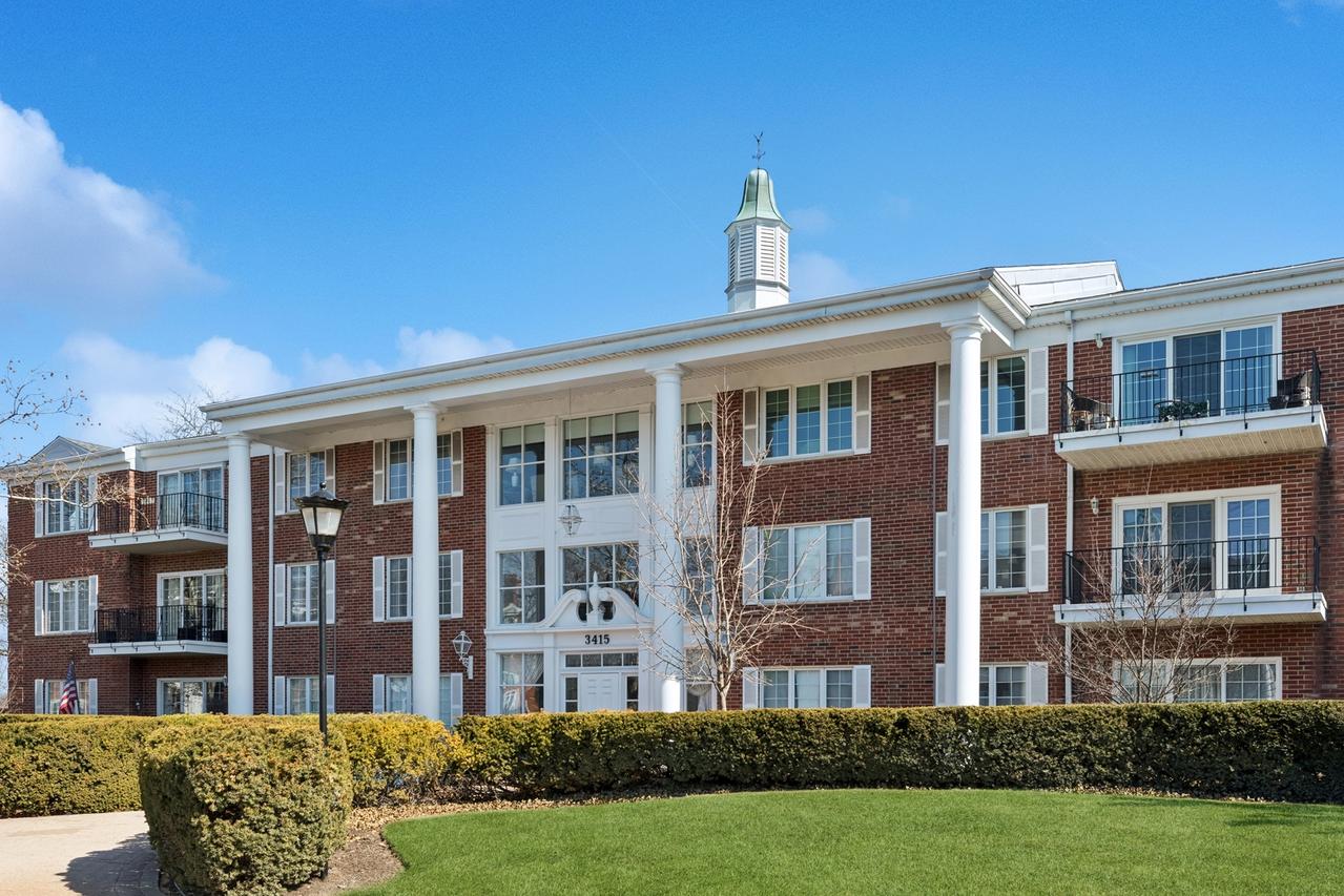3415 Vollmer Rd. #308, Flossmoor, IL 60422