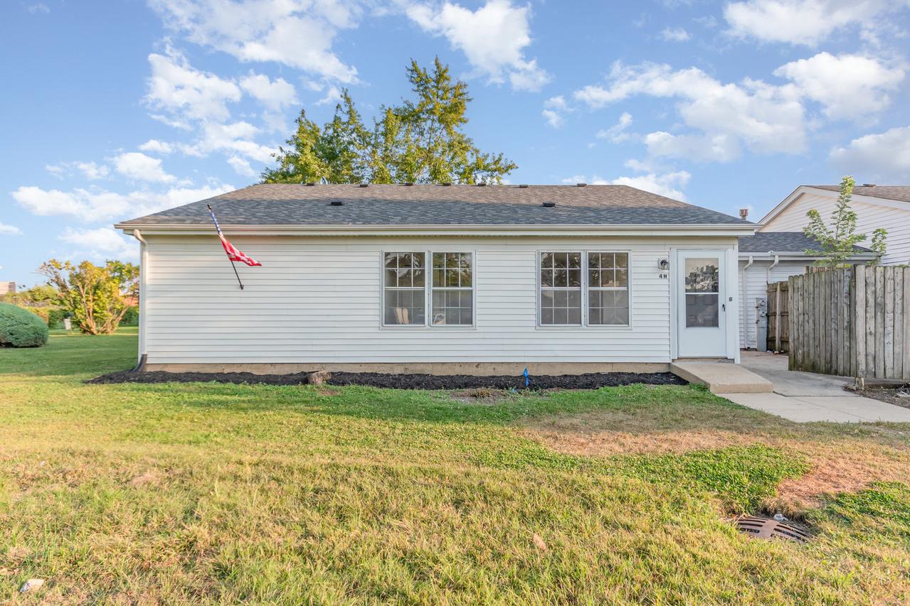 4H Fernwood Dr., Bolingbrook, IL 60440
