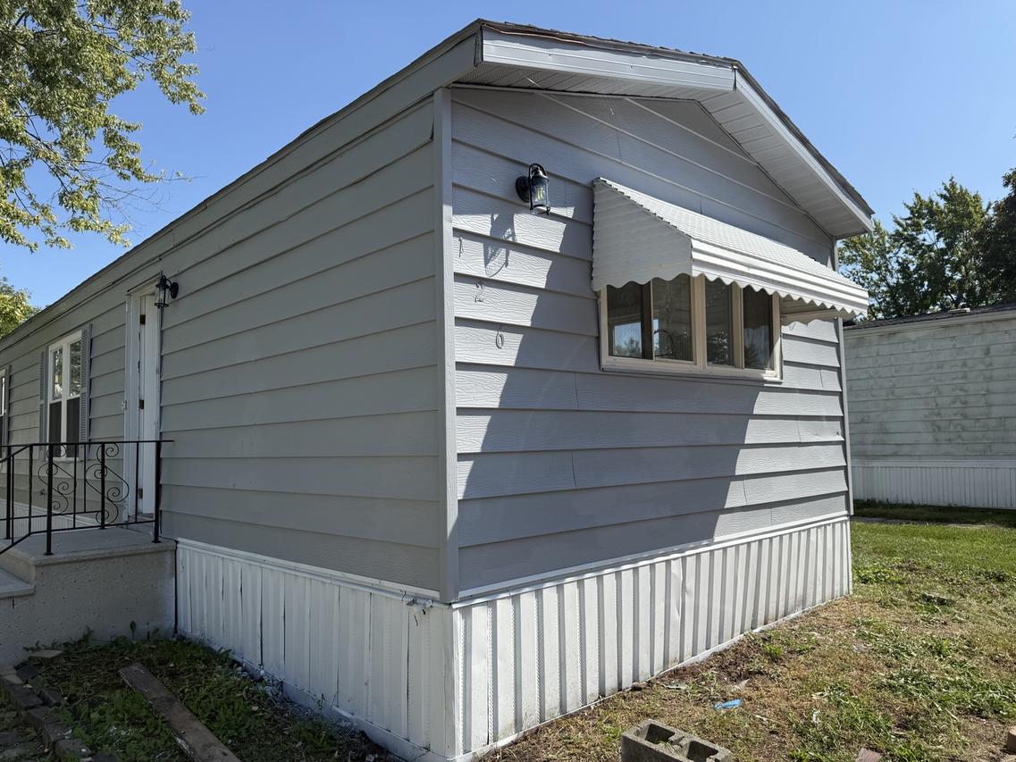 126 Knollwood Cir., Matteson, IL 60443