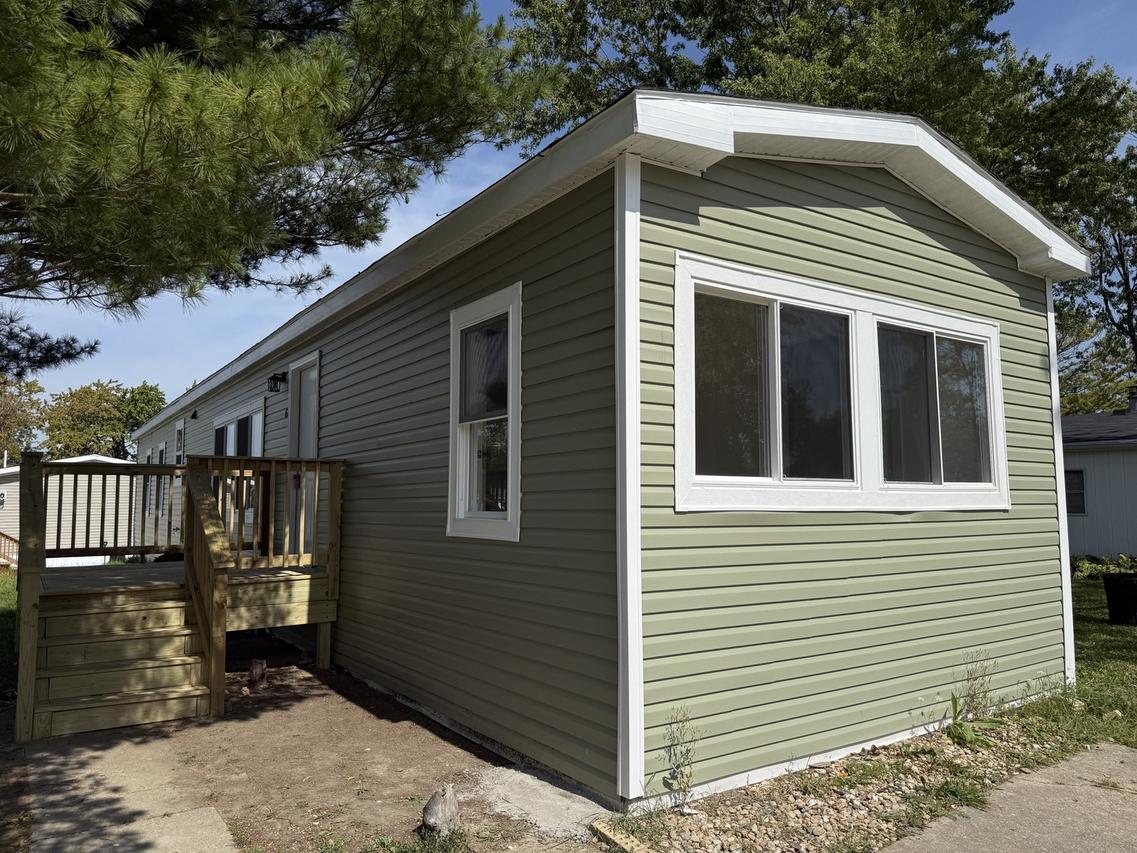 62 Brushwood Dr., Matteson, IL 60443