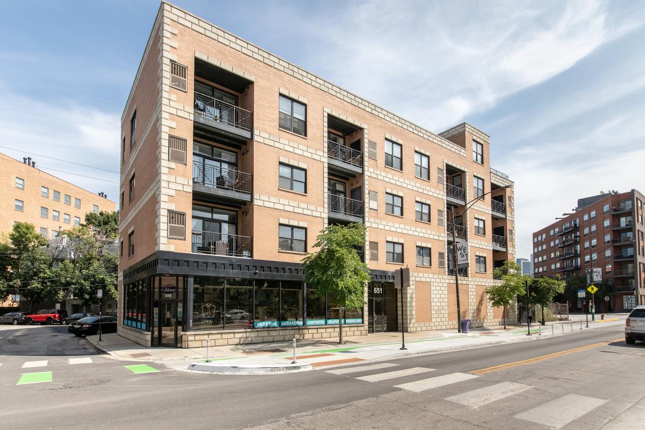 651 N Milwaukee Ave. #302, Chicago, IL 60642