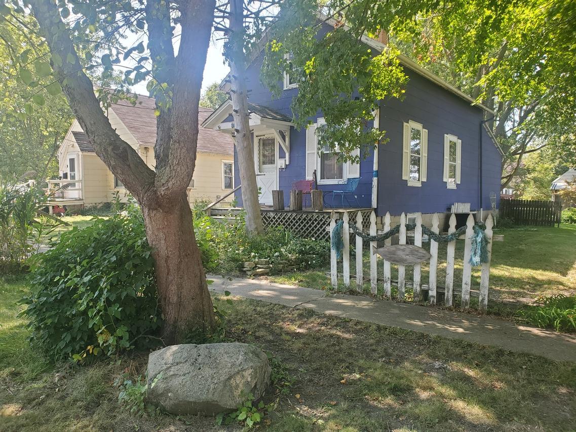 322 N Peoria St., Gilman, IL 60938