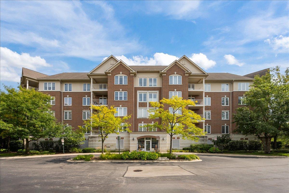 610 Robert York Ave. #104, Deerfield, IL 60015