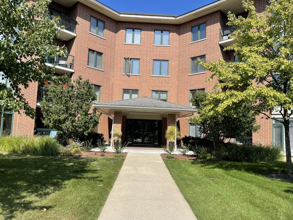 875 E 22nd St. #220, Lombard, IL 60148