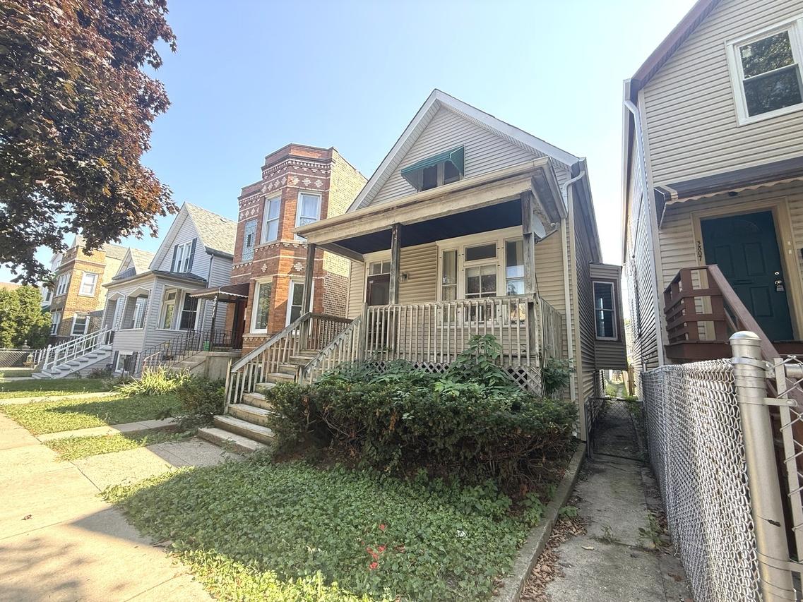 3809 N Whipple St., Chicago, IL 60618
