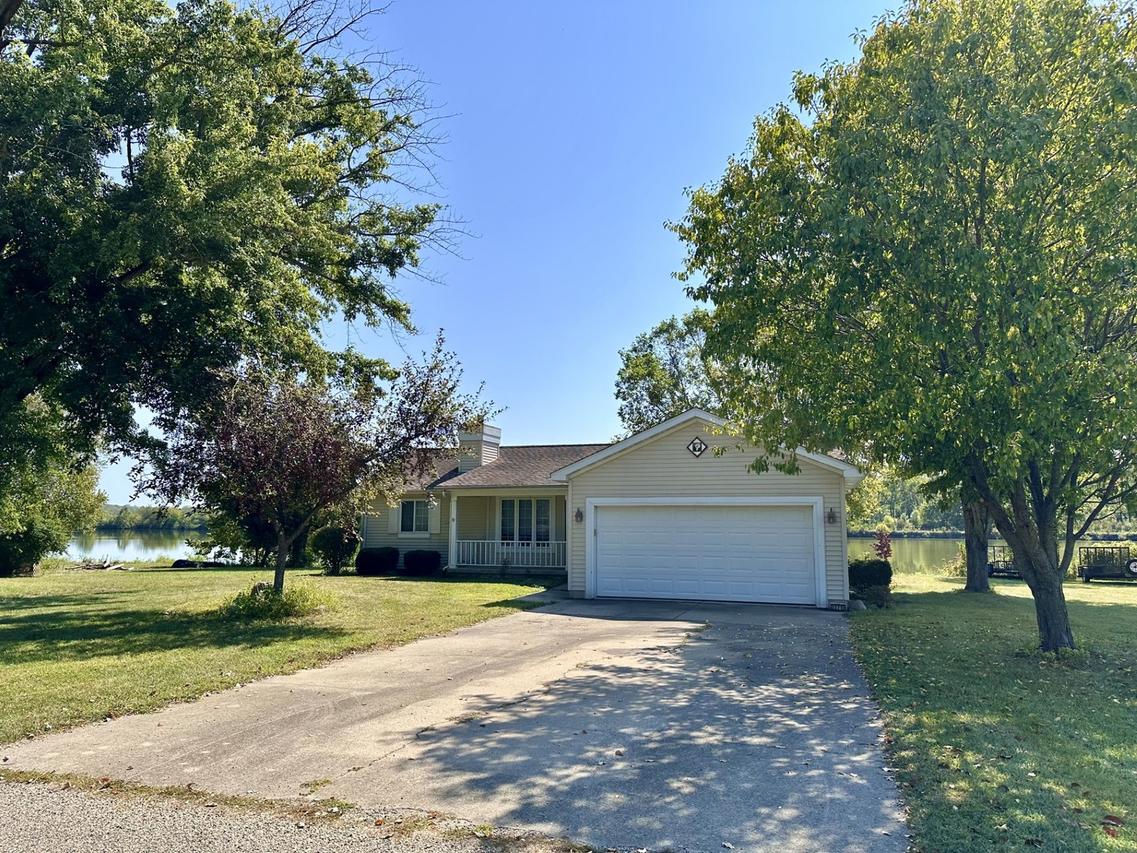 22710 1075 North Ave., Princeton, IL 61356