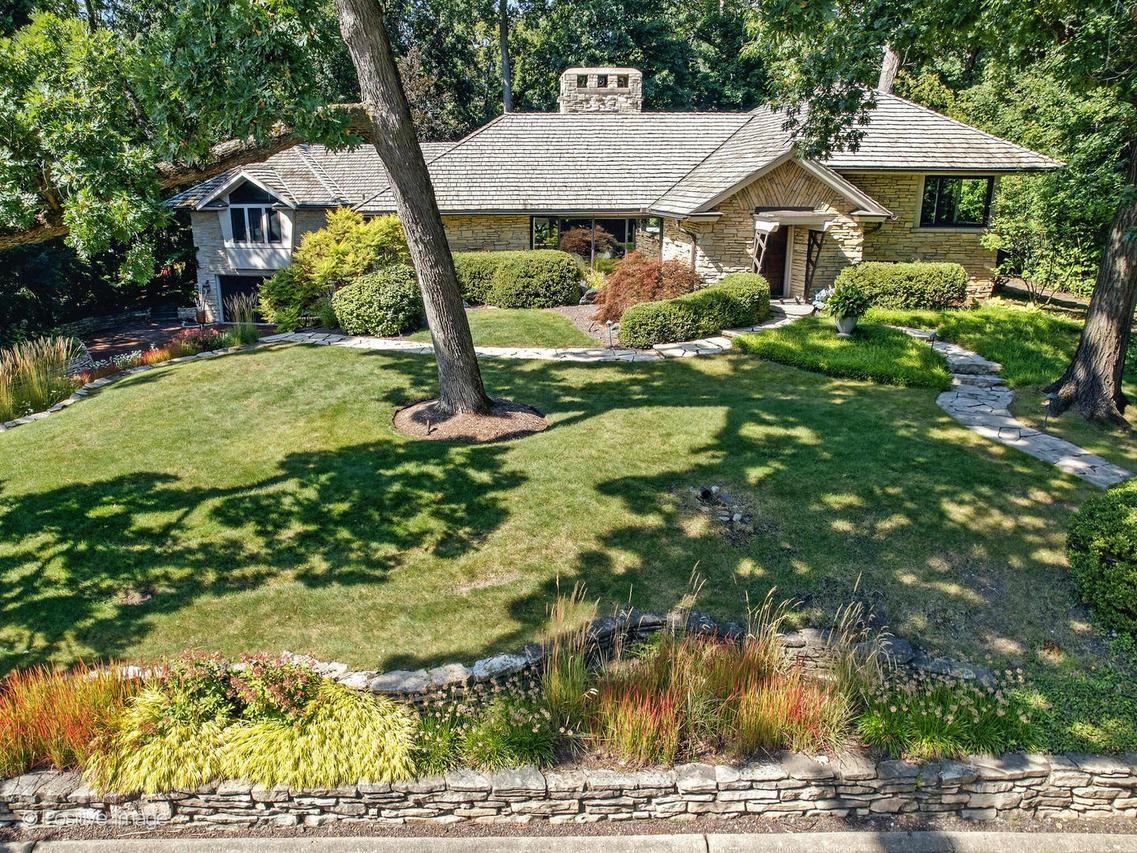 820 N Washington St., Hinsdale, IL 60521