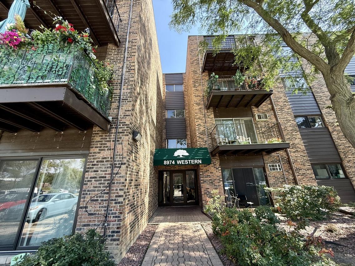 8974 N Western Ave. #409, Des Plaines, IL 60016