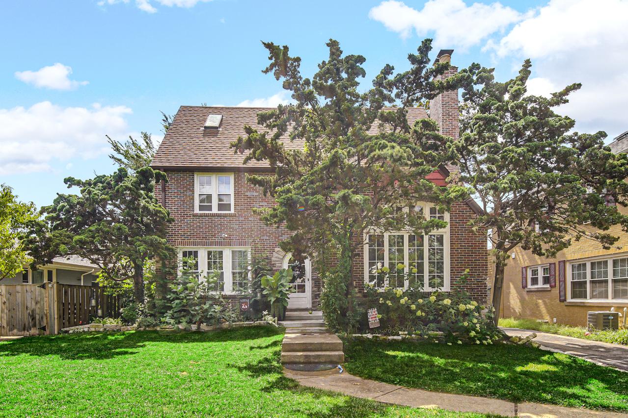 1819 Glenview Ave., Park Ridge, IL 60068