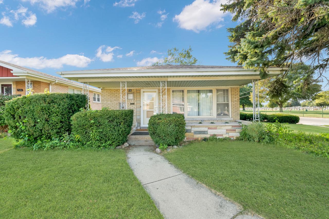 9100 S Saint Louis Ave., Evergreen Park, IL 60805