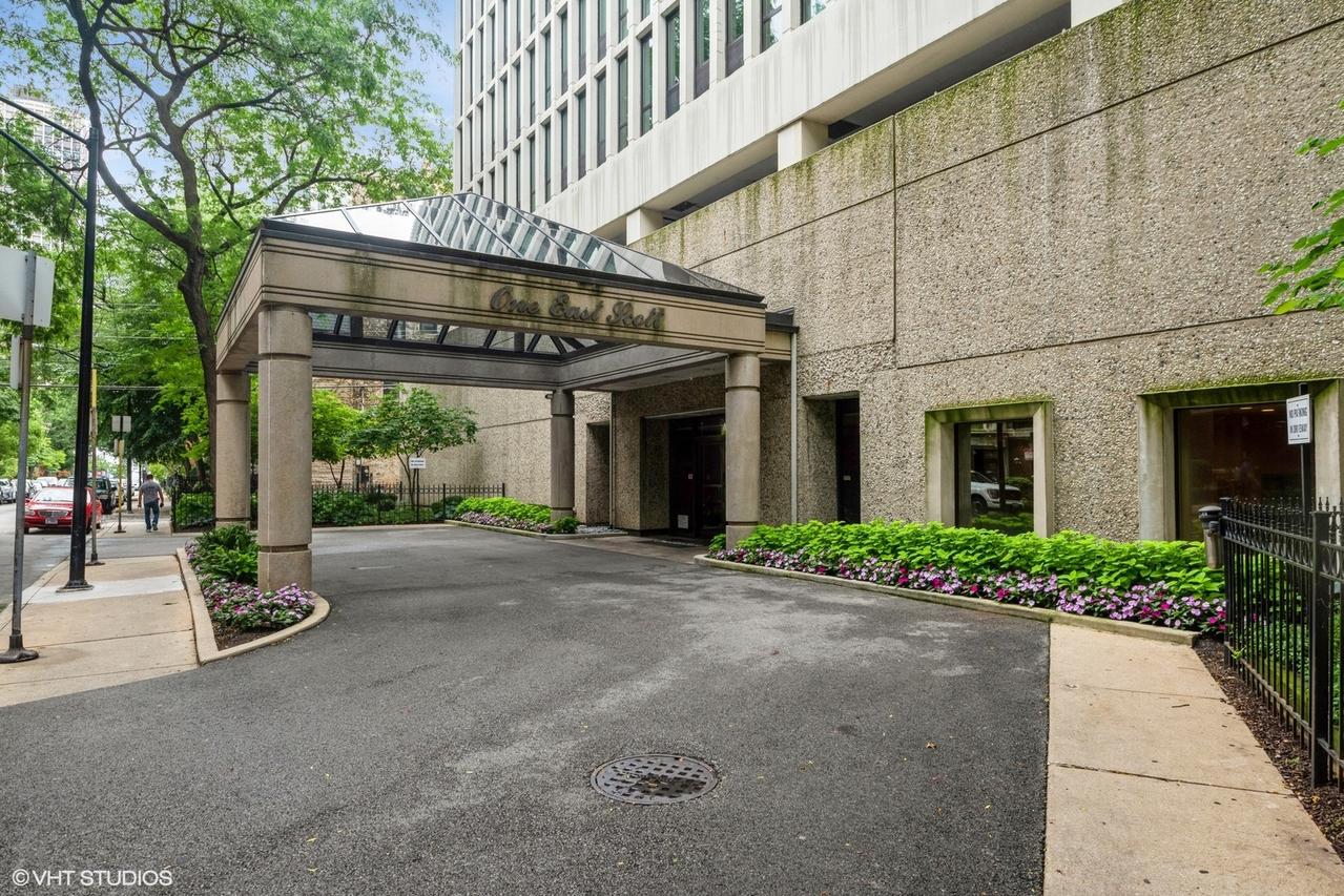 1 E Scott St. #1111, Chicago, IL 60610