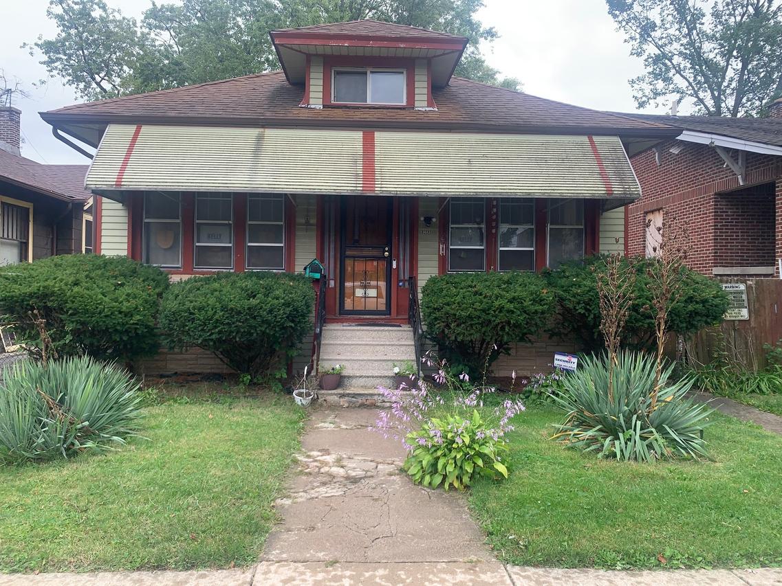 15633 Myrtle Ave., Harvey, IL 60426