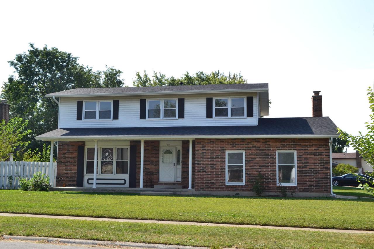 419 Charlestown Dr., Bolingbrook, IL 60440
