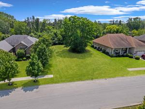 19W047 Deerpath Ln., Darien, IL 60561