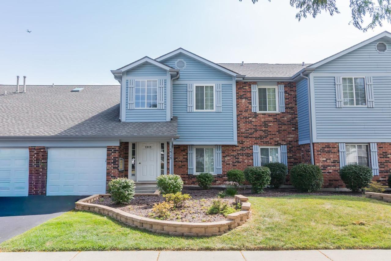 1515 Mercury Dr. #4, Schaumburg, IL 60193