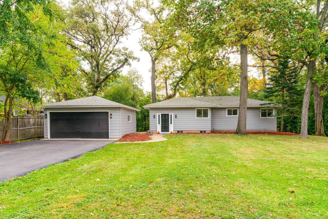 1208 Quassey Ave., Lake Bluff, IL 60044